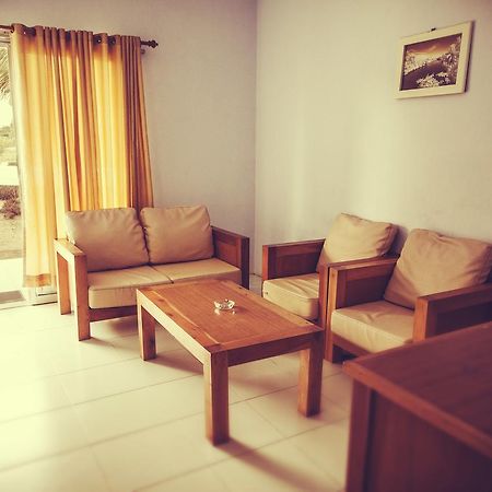 Turtle Beach Hotel Ujunggenteng Exterior photo