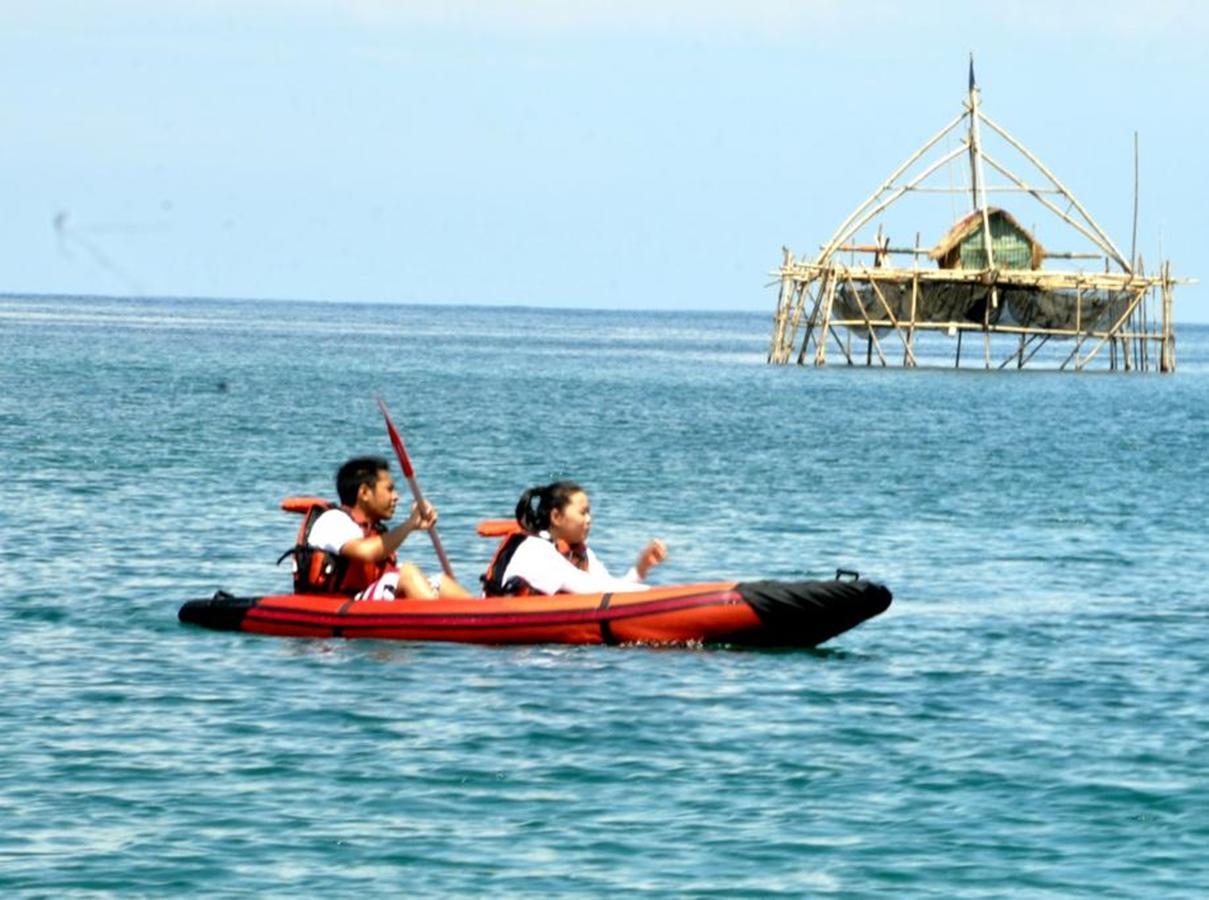 Turtle Beach Hotel Ujunggenteng Exterior photo