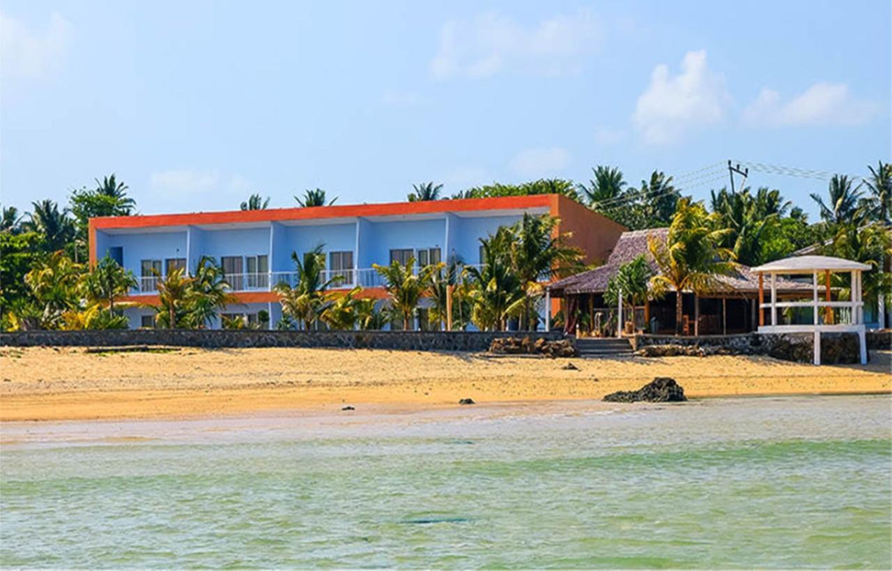 Turtle Beach Hotel Ujunggenteng Exterior photo