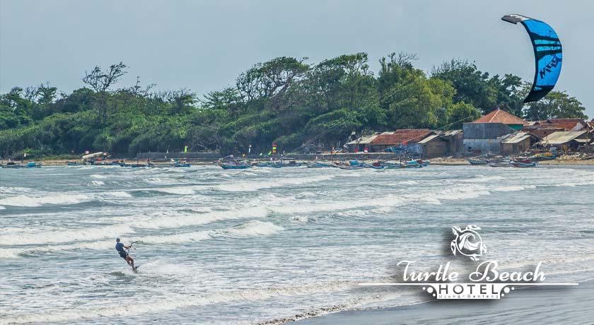 Turtle Beach Hotel Ujunggenteng Exterior photo